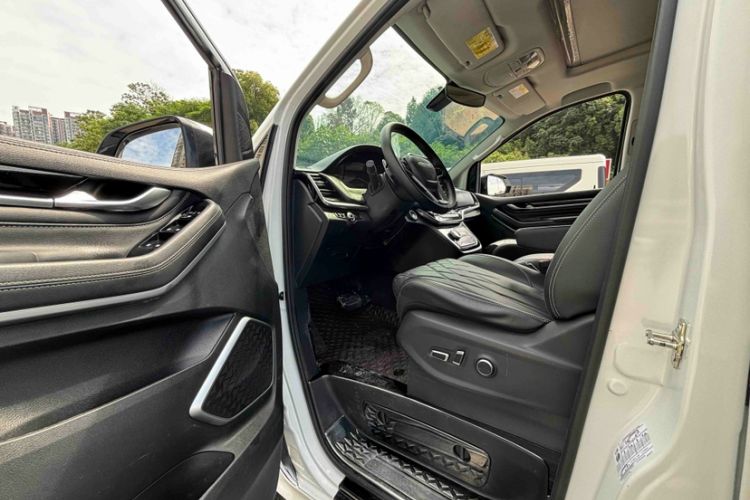 Used SAIC MAXUS G20 2023 Facelift PLUS 2.0T Diesel Automatic Luxury Edition Interior 3