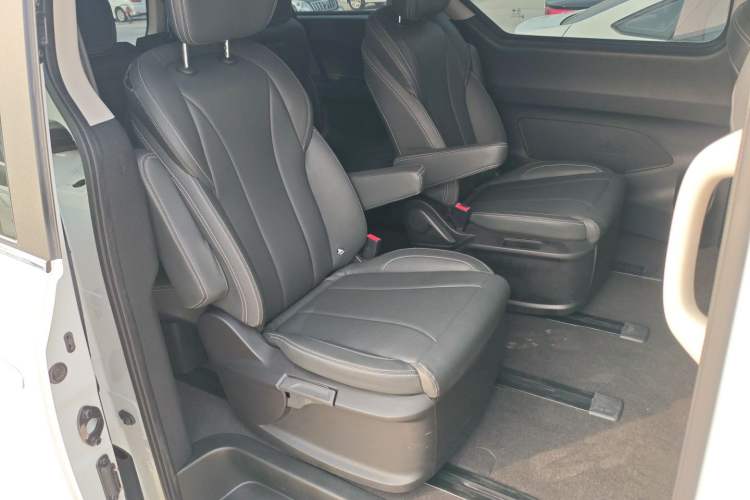 Used SAIC MAXUS G20 2023 ES 2.0T Gasoline Automatic Value Edition Interior 4