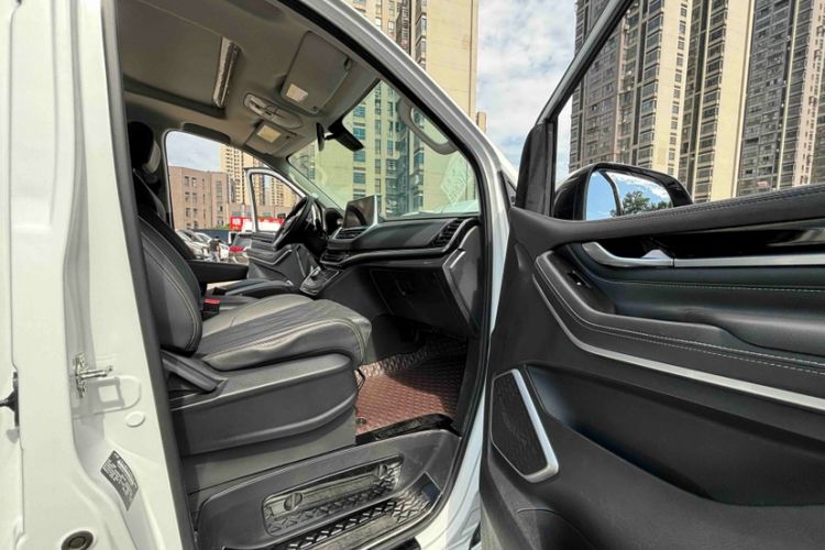Used SAIC MAXUS G20 2023 Facelift PLUS 2.0T Diesel Automatic Luxury Edition Interior 6