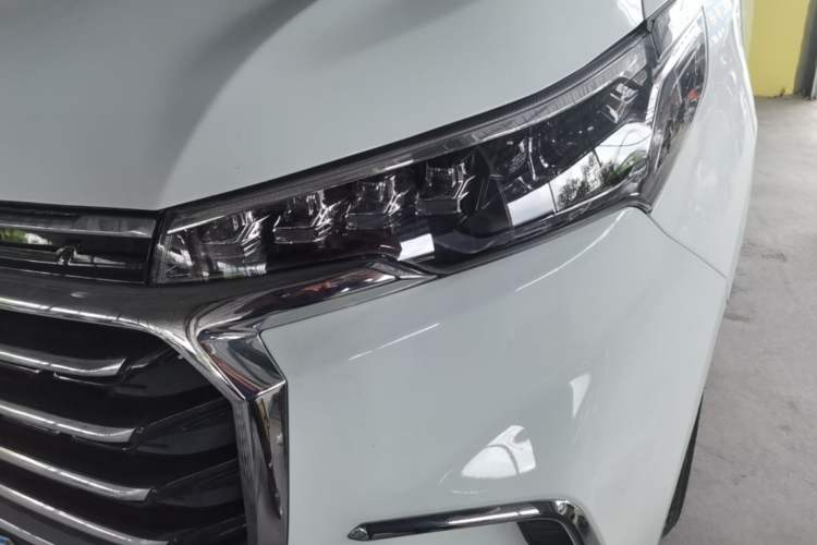 Used SAIC MAXUS G20 2023 Facelifted ES 2.0T Gasoline Automatic Value Edition Left Front Headlight