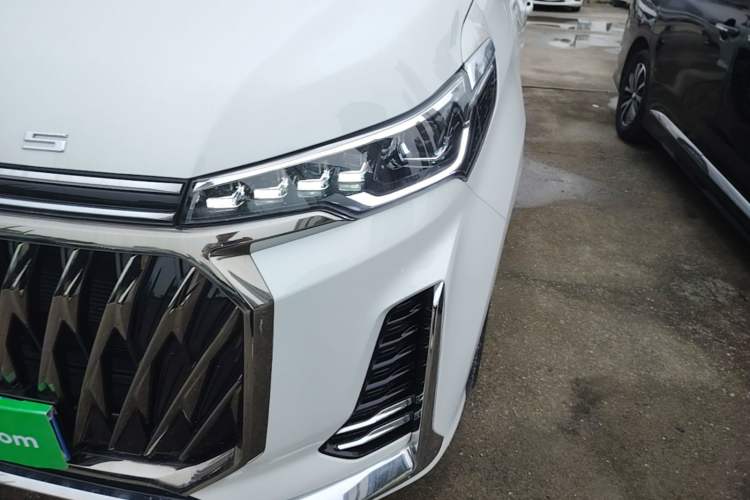 Used SAIC MAXUS G20 2023 Facelifted PLUS 2.0T Gasoline Automatic Luxury Edition Left Front Headlight