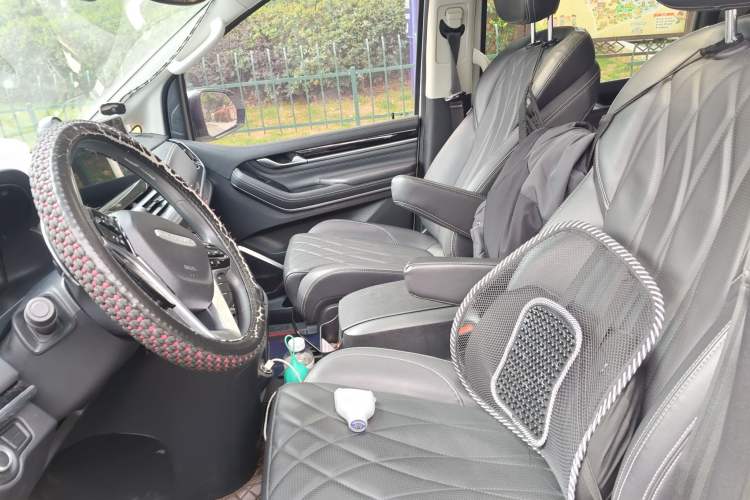 Used SAIC MAXUS G20 2023 Facelift PLUS 2.0T Diesel Automatic Luxury Edition Left Front Seat