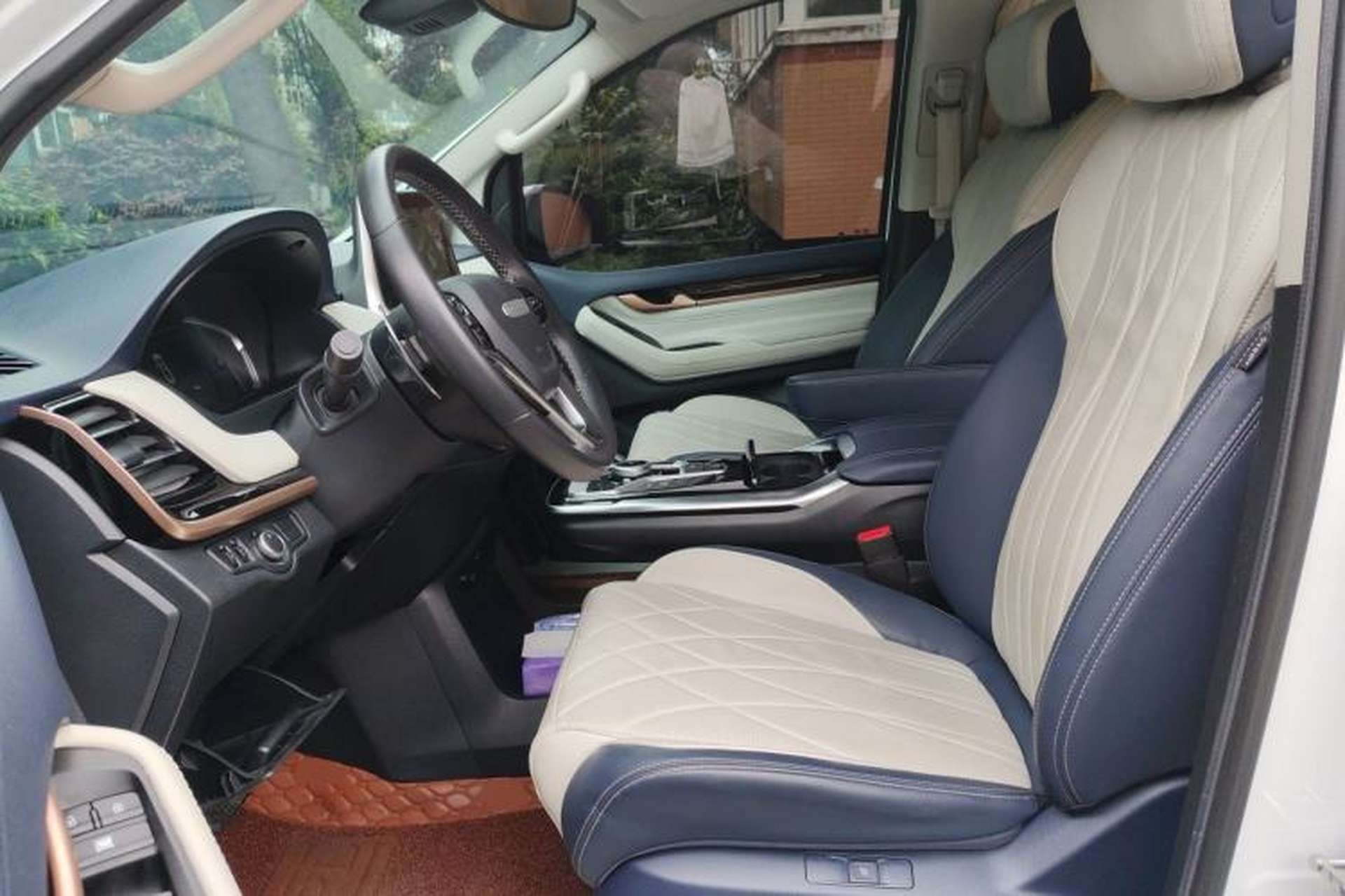 Used SAIC MAXUS G20 2023 Facelifted PLUS 2.0T Gasoline Automatic Flagship Edition Left Front Seat