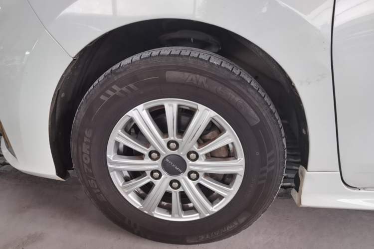 Used SAIC MAXUS G20 2023 Facelifted ES 2.0T Gasoline Automatic Value Edition Left Front Wheel Hub