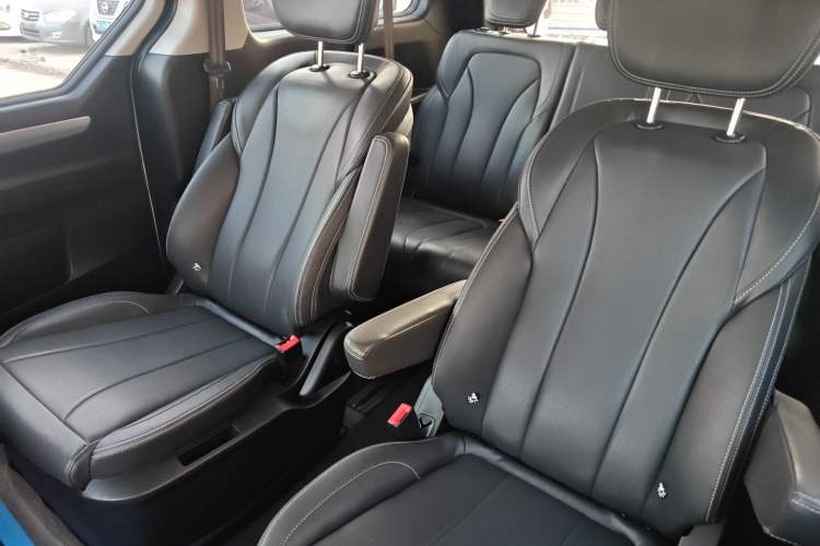 Used SAIC MAXUS G20 2023 ES 2.0T Gasoline Automatic Value Edition Left Rear Seat