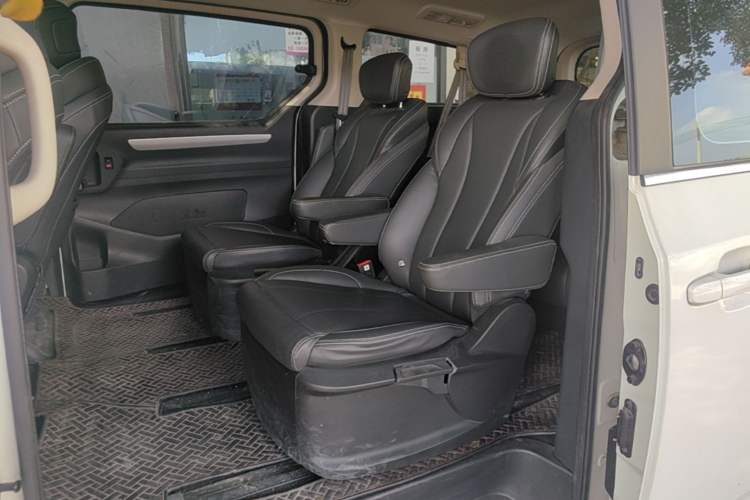 Used SAIC MAXUS G20 2023 Facelifted ES 2.0T Gasoline Automatic Value Edition Left Rear Seat