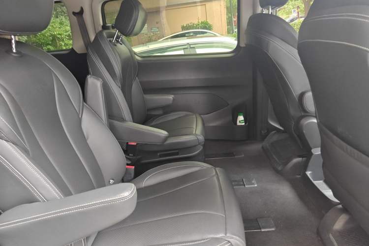Used SAIC MAXUS G20 2023 ES 2.0T Gasoline Automatic Value Edition Left Rear Seat