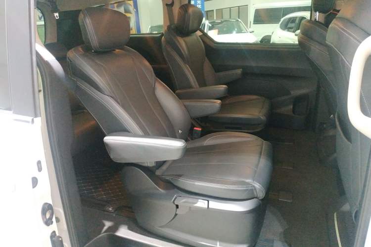 Used SAIC MAXUS G20 2023 ES 2.0T Gasoline Automatic Value Edition Left Rear Seat