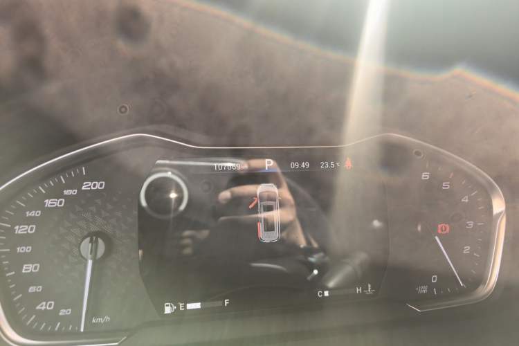 Used SAIC MAXUS G20 2023 Facelift PLUS 2.0T Diesel Automatic Luxury Edition Odometer Close Up