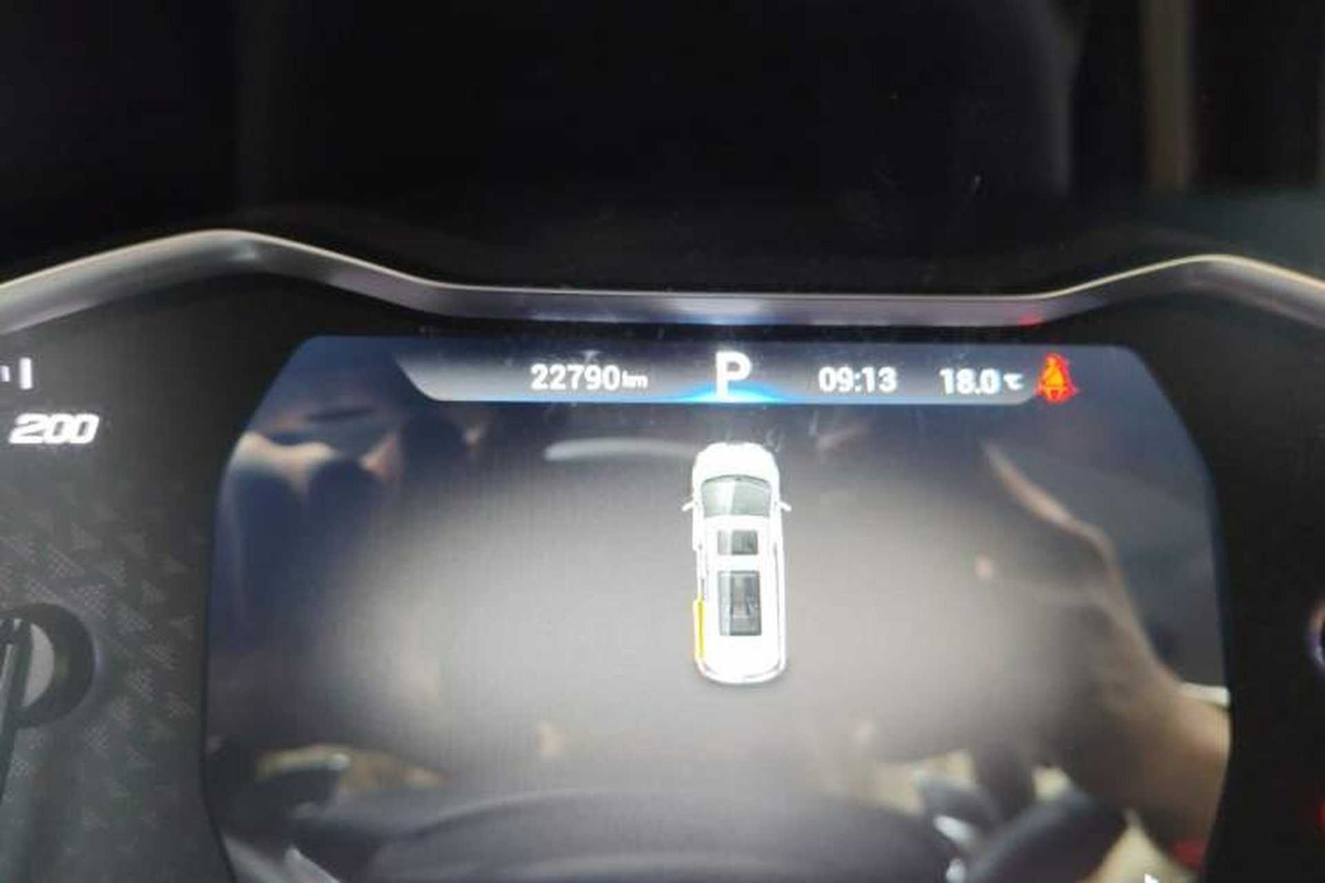 Used SAIC MAXUS G20 2023 Facelifted PLUS 2.0T Gasoline Automatic Flagship Edition Odometer Close Up