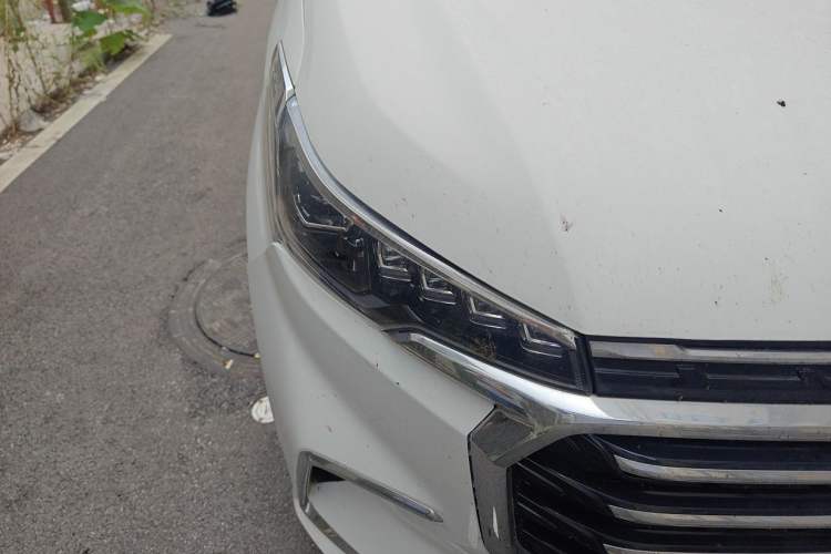 Used SAIC MAXUS G20 2023 Facelifted ES 2.0T Gasoline Automatic Value Edition Right Front Headlight