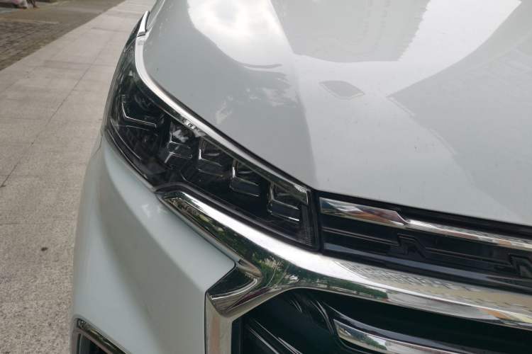 Used SAIC MAXUS G20 2023 Facelifted ES 2.0T Gasoline Automatic Value Edition Right Front Headlight
