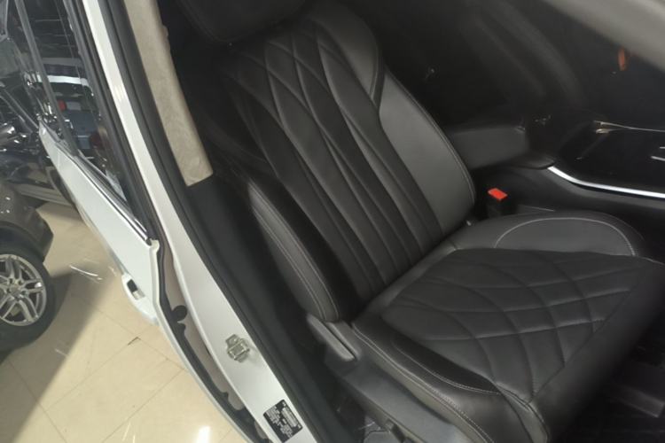 Used SAIC MAXUS G20 2023 PLUS 2.0T Gasoline Automatic Luxury Edition Right Front Seat