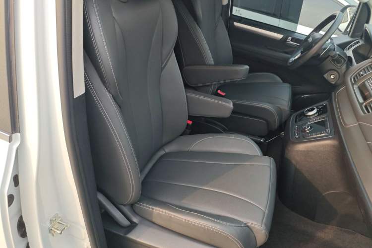 Used SAIC MAXUS G20 2023 ES 2.0T Gasoline Automatic Value Edition Right Front Seat