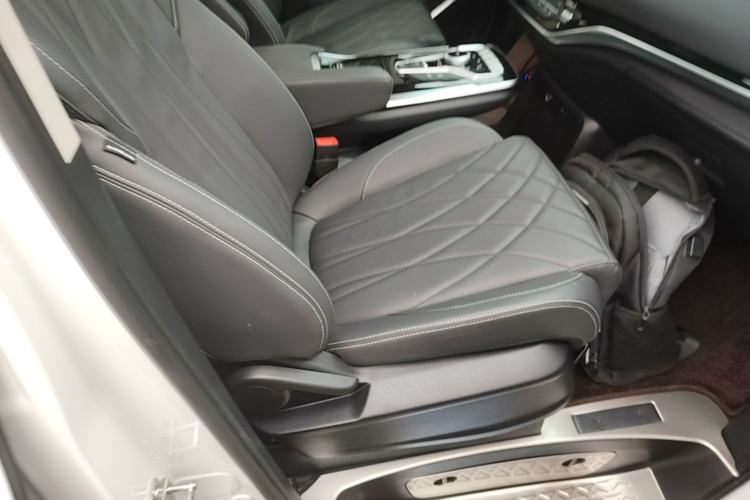 Used SAIC MAXUS G20 2023 Facelifted PLUS 2.0T Gasoline Automatic Luxury Edition Right Front Seat