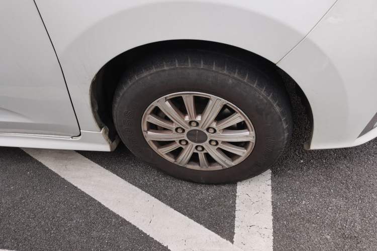 Used SAIC MAXUS G20 2023 Facelifted ES 2.0T Gasoline Automatic Value Edition Right Front Wheel Hub