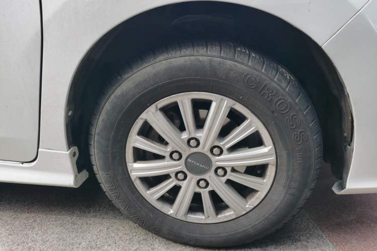 Used SAIC MAXUS G20 2023 Facelifted ES 2.0T Gasoline Automatic Value Edition Right Front Wheel Hub