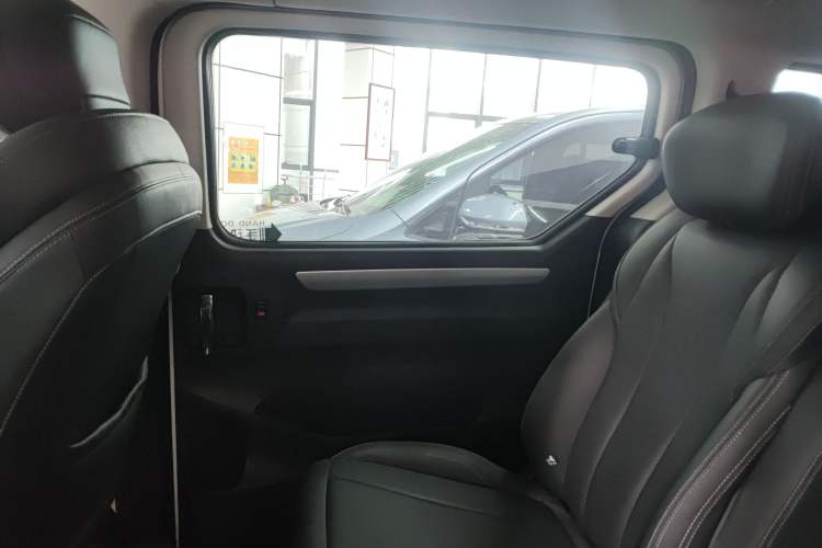 Used SAIC MAXUS G20 2023 Facelifted ES 2.0T Diesel Manual - Exceptional Value Edition Right Rear Door Interior