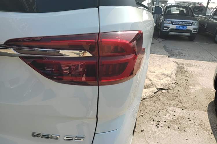 Used SAIC MAXUS G20 2023 Facelifted ES 2.0T Gasoline Automatic Value Edition Right Rear Taillight