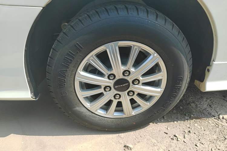 Used SAIC MAXUS G20 2023 Facelifted ES 2.0T Gasoline Automatic Value Edition Right Rear Wheel Hub
