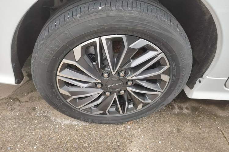 Used SAIC MAXUS G20 2023 Facelifted PLUS 2.0T Gasoline Automatic Luxury Edition Right Rear Wheel Hub