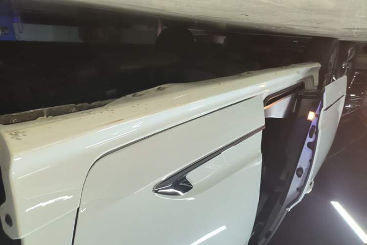 Used SAIC MAXUS G20 2023 PLUS 2.0T Gasoline Automatic Luxury Edition Right Side Sill