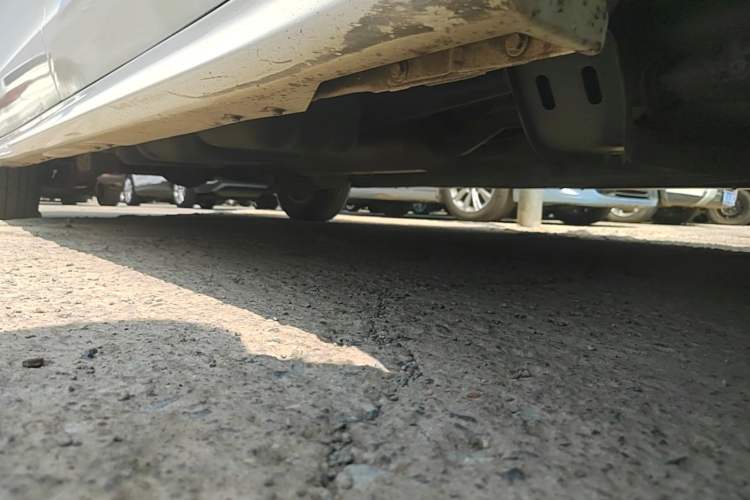 Used SAIC MAXUS G20 2023 Facelifted ES 2.0T Gasoline Automatic Value Edition Right Side Sill