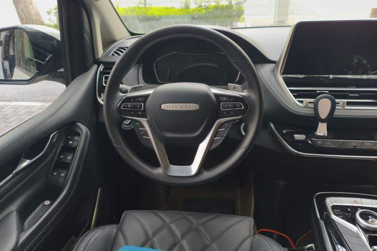 Used SAIC MAXUS G20 2023 Facelifted PLUS 2.0T Gasoline Automatic Luxury Edition Steering Wheel