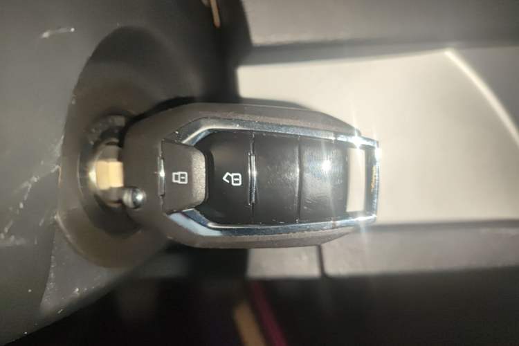 Used SAIC MAXUS G20 2023 Facelifted ES 2.0T Diesel Manual - Exceptional Value Edition Vehicle Key