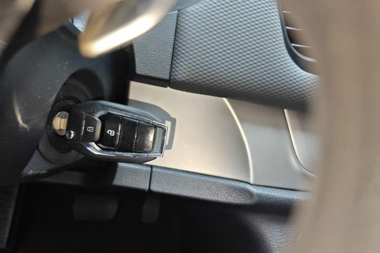 Used SAIC MAXUS G20 2023 ES 2.0T Gasoline Automatic Value Edition Vehicle Key