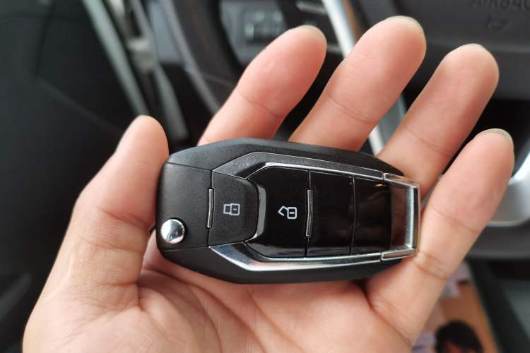Used SAIC MAXUS G20 2023 Facelifted ES 2.0T Gasoline Automatic Value Edition Vehicle Key