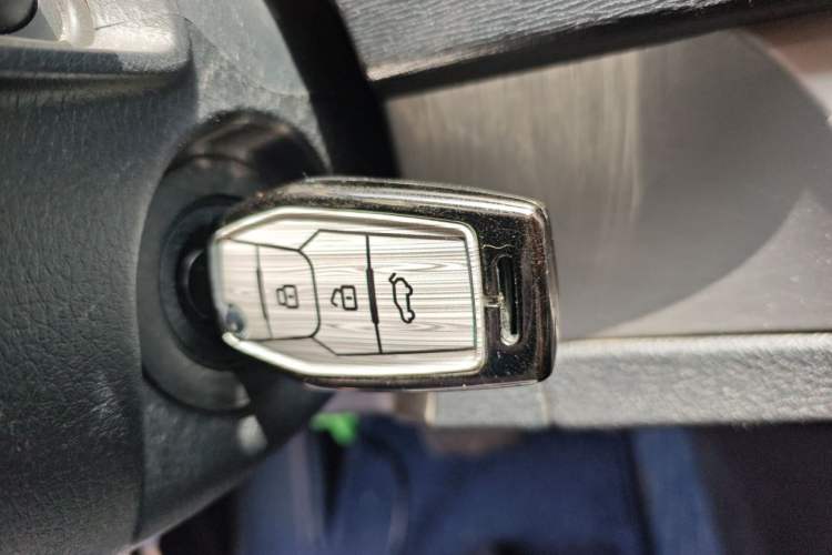 Used SAIC MAXUS G20 2023 Facelifted ES 2.0T Gasoline Automatic Value Edition Vehicle Key