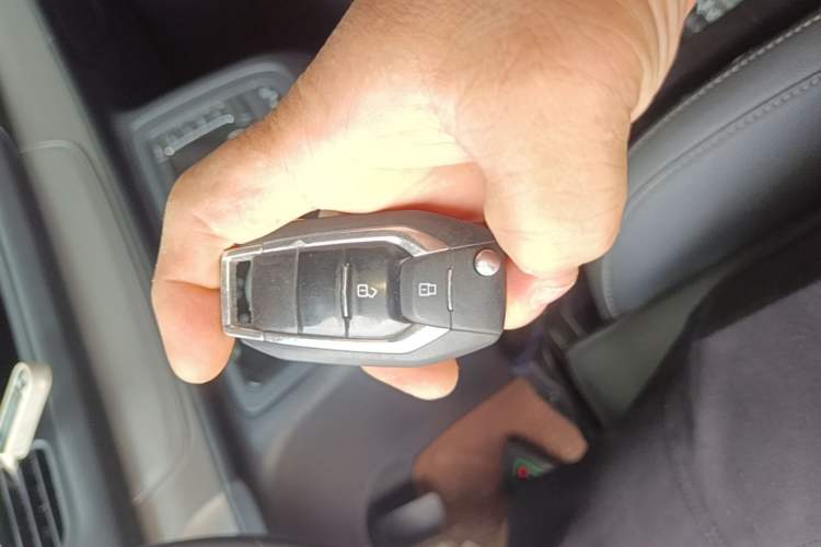 Used SAIC MAXUS G20 2023 ES 2.0T Gasoline Automatic Value Edition Vehicle Key