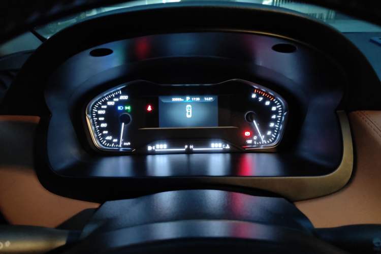 Used SAIC MAXUS G20 RV 2021 Restyled 2.0T Traveler Self-Propelled Class B RV – Time Edition Instrument Cluster