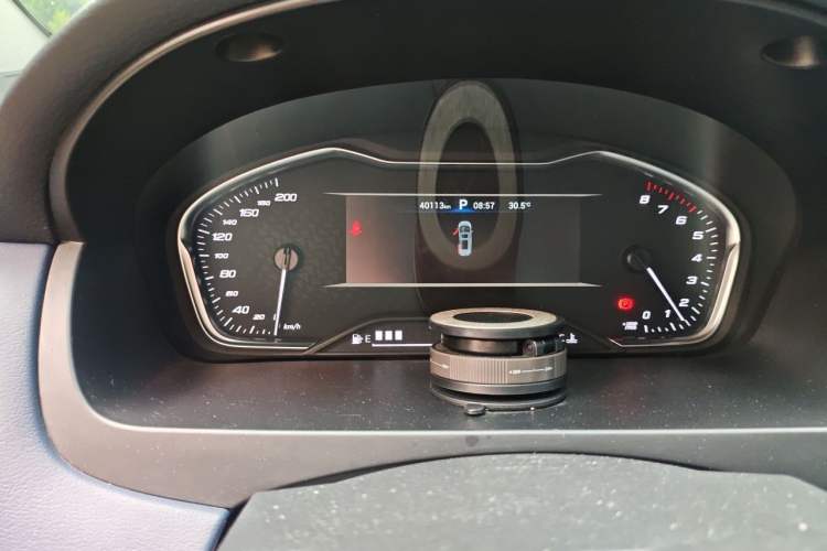Used SAIC MAXUS G20 RV  Odometer Close Up