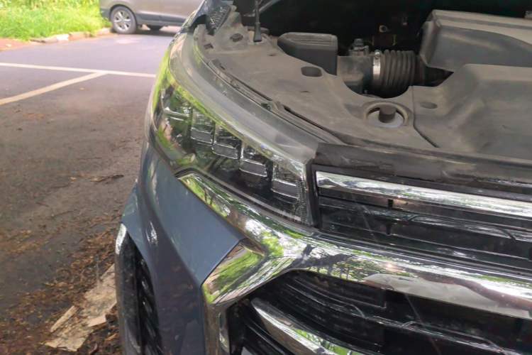 Used SAIC MAXUS G20 RV 2021 2.0T Traveler Self-Propelled Class B RV – Time Edition Right Front Headlight
