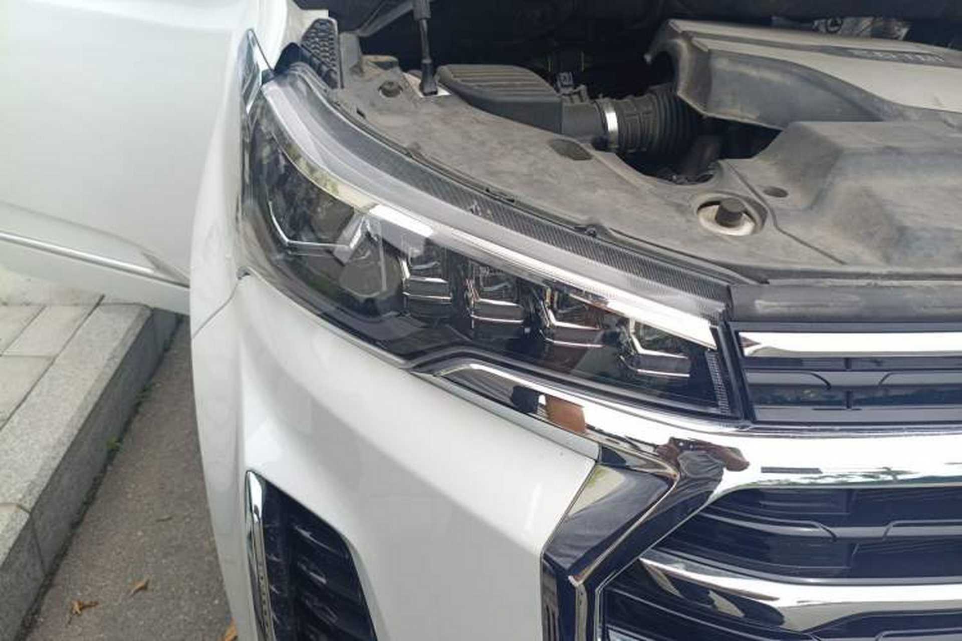 Used SAIC MAXUS G20 RV 2021 2.0T Traveler Self-Propelled Class B RV – Time Edition Right Front Headlight