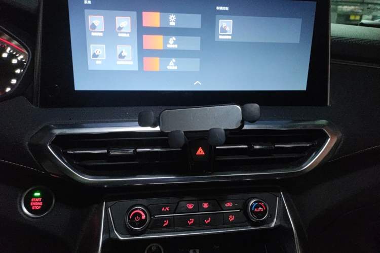 Used SAIC MAXUS G50 2019 1.5T First Edition Automatic Luxury Version 7 Seats Audio And AC Panel