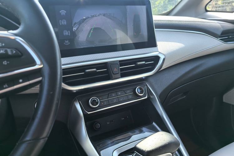 Used SAIC MAXUS G50 2019 1.5T Automatic Luxury Edition China VI Standard Audio And AC Panel