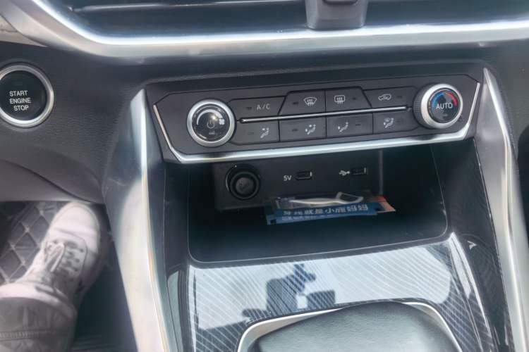 Used SAIC MAXUS G50 2019 1.5T Automatic Luxury Edition China VI Standard Audio And AC Panel