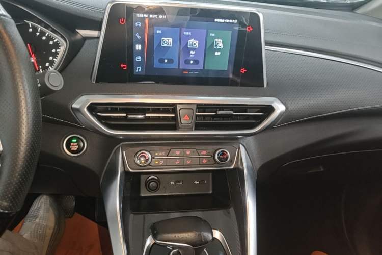 Used SAIC MAXUS G50 2019 1.5T Automatic Elite Edition China VI Standard Audio And AC Panel