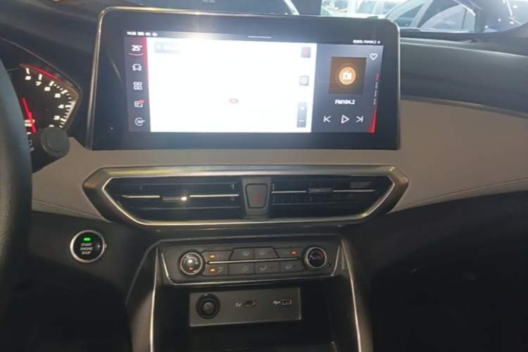 Used SAIC MAXUS G50 2019 1.5T Automatic Elite Edition China VI Standard Audio And AC Panel