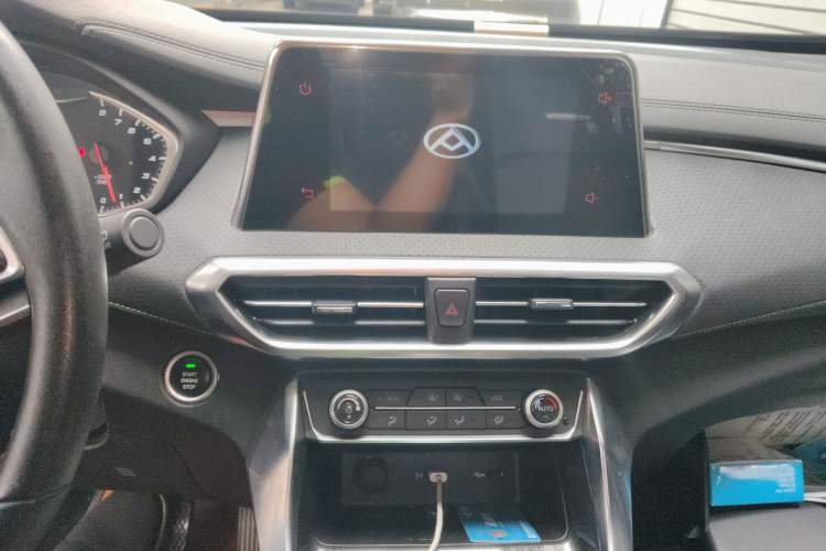Used SAIC MAXUS G50 2019 1.5T Automatic Elite Edition China VI Standard Audio And AC Panel