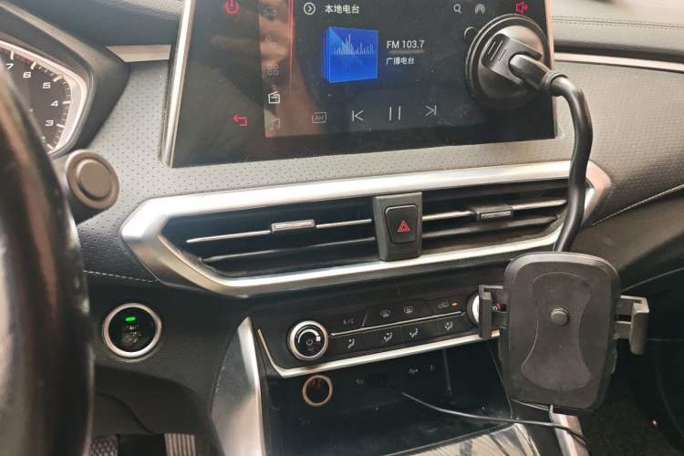 Used SAIC MAXUS G50 2019 1.5T Automatic Elite Edition China VI Standard Audio And AC Panel