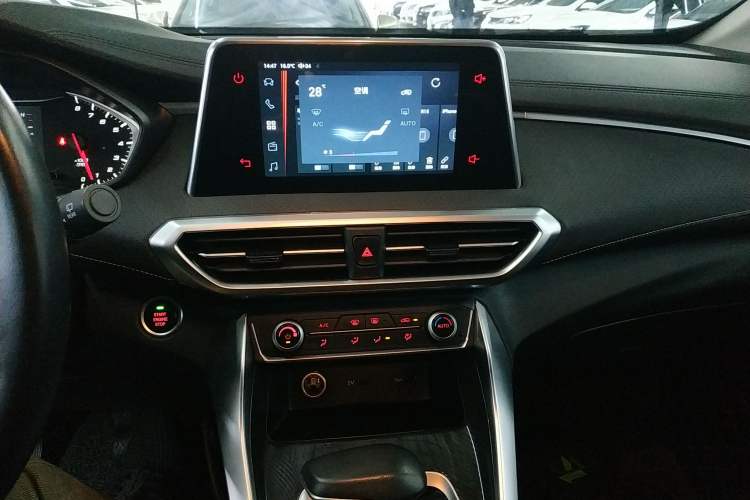 Used SAIC MAXUS G50 2019 1.5T Automatic Elite Edition China VI Standard Audio And AC Panel