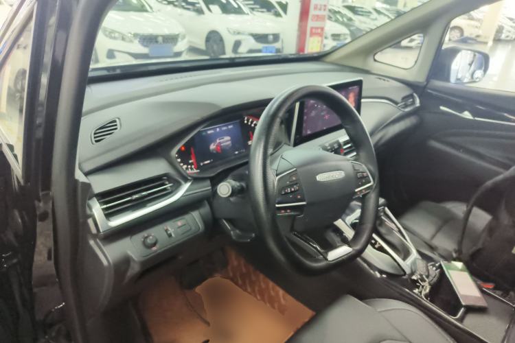 Used SAIC MAXUS G50 2019 1.5T Automatic Luxury Edition China VI Standard Center Console