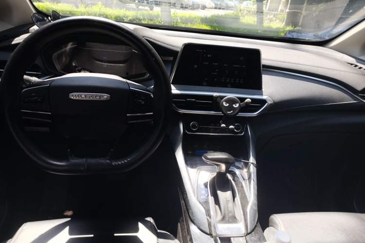 Used SAIC MAXUS G50 2019 1.5T Automatic Elite Edition China VI Standard Center Console