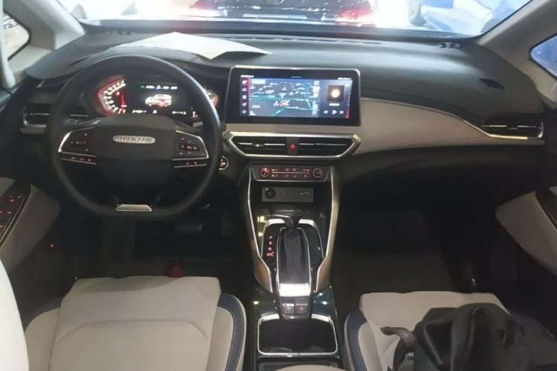 Used SAIC MAXUS G50 2019 1.5T Automatic Elite Edition China VI Standard Center Console