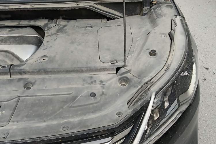 Used SAIC MAXUS G50 2019 1.5T Automatic Elite Edition China VI Standard Engine Bay Left