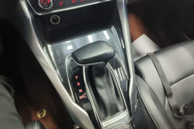 Used SAIC MAXUS G50 2019 1.5T Automatic Luxury Edition China VI Standard Gear Lever